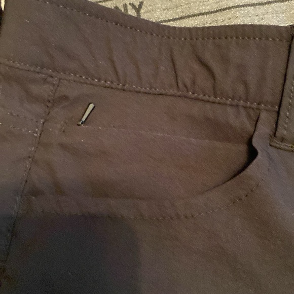 DKNY 10 w30 L27 black stretch slim straight pants. Great for work. - Picture 8 of 11